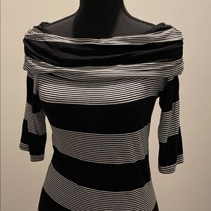 Max Studio Fine Knit Top Women’s Size S Black White Stripes Flattering Bodycon